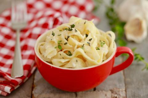 Teen Cuisine: Fettuccine Alfredo in a Mug